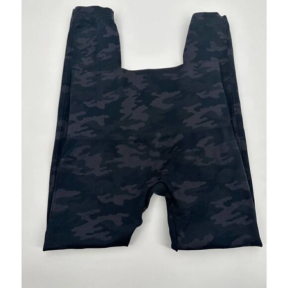 Spanx Look at Me Now Seamless Leggings Black Camo Size 1XL - Picture 3 of 6